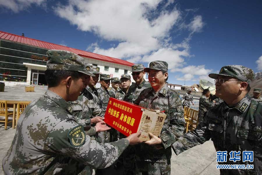 新华社走基层记者微博直播哨所官兵生活